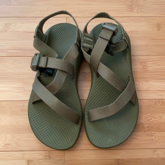 Chaco Women’s Classic Sandal in military green sz8 - Picture 1 of 4